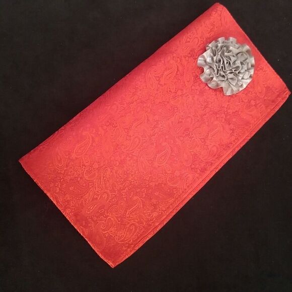 MEN'S POCKET SQUARE AND LAPEL PIN FLOWER #17. - Picture 1 of 5